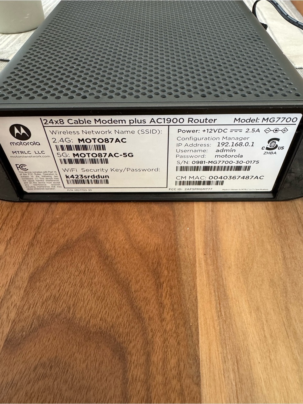 Motorola AC1900 Cable Modem-Router Combo in Black